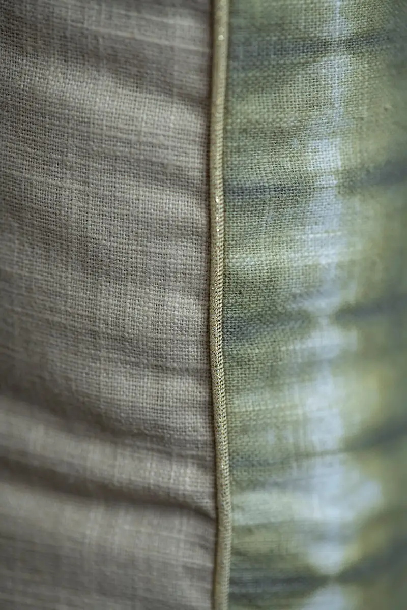 La broderie de Cilaos. La housse de coussin carrée – Image 10