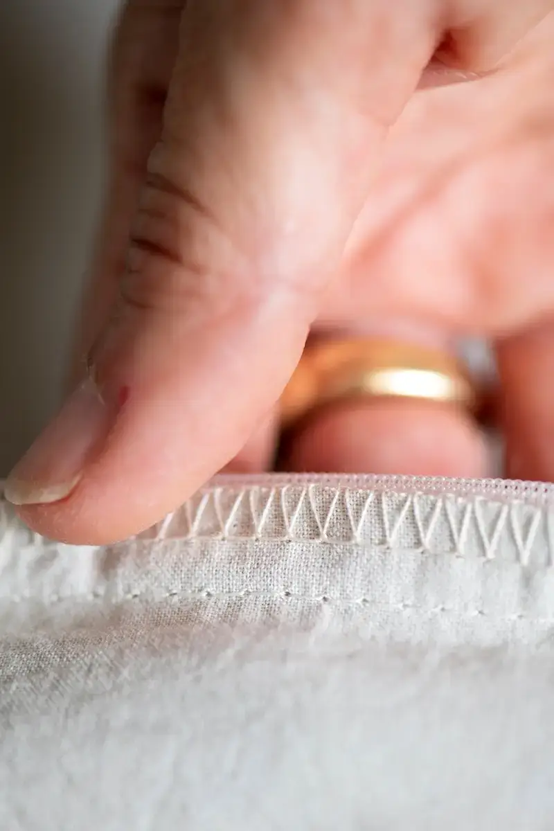 La broderie de Cilaos. La housse de coussin carrée – Image 14