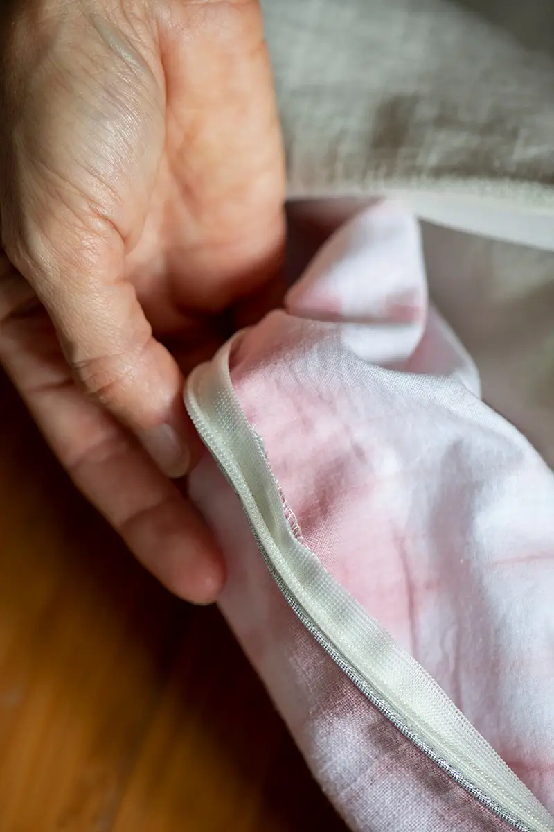 La broderie de Cilaos. La housse de coussin carrée – Image 16
