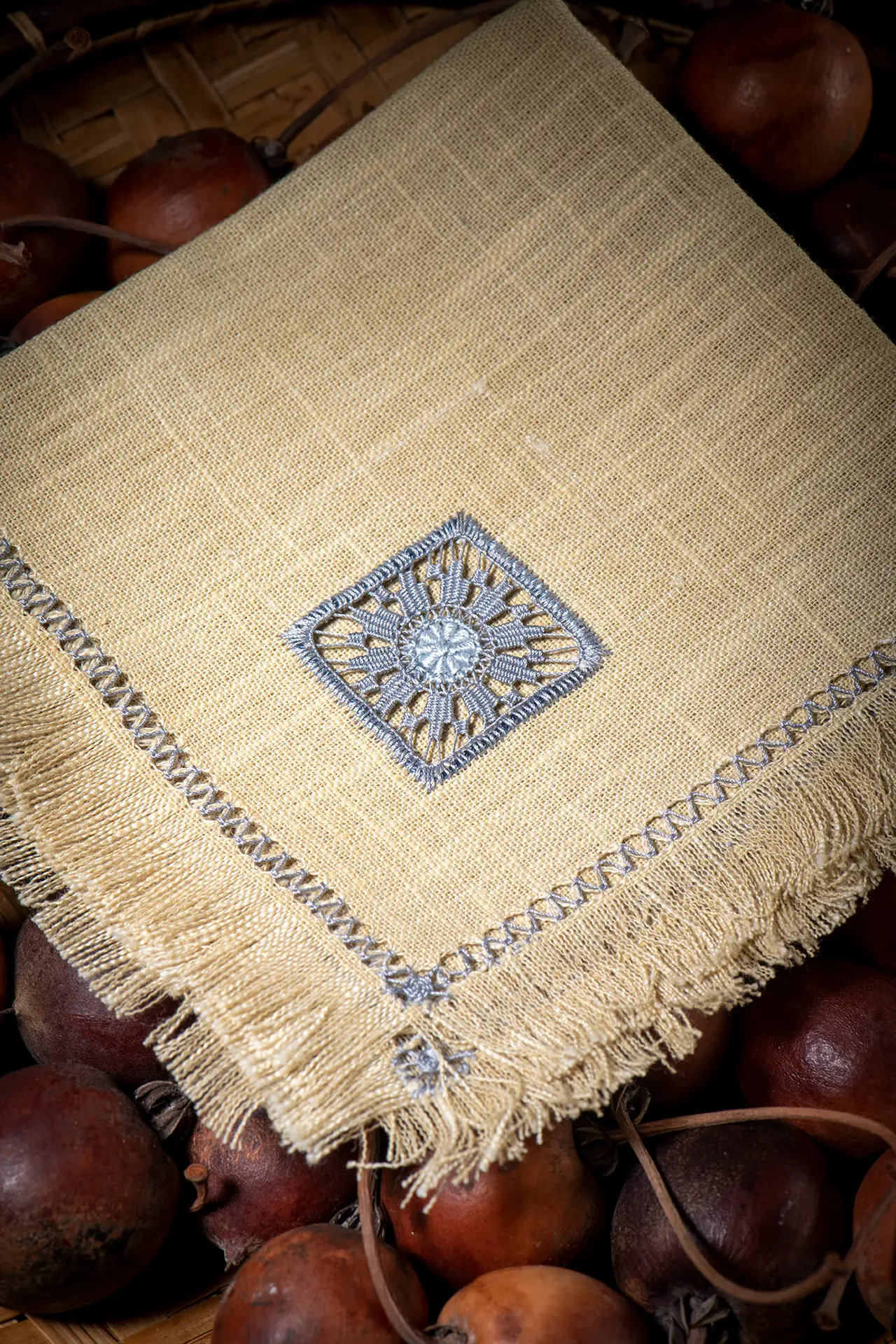 La broderie de Cilaos. La petite serviette – Image 8