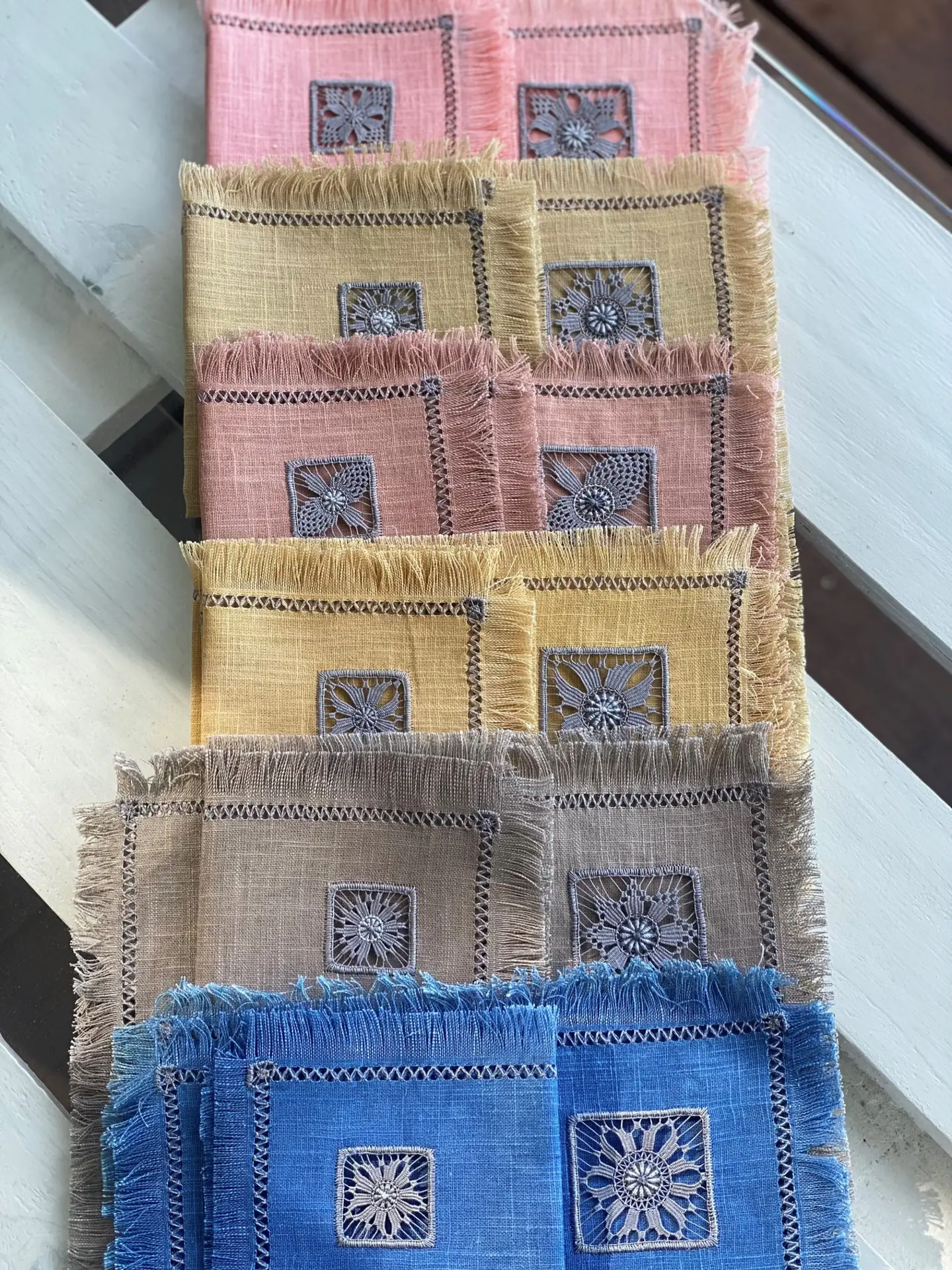 La broderie de Cilaos. La petite serviette – Image 11