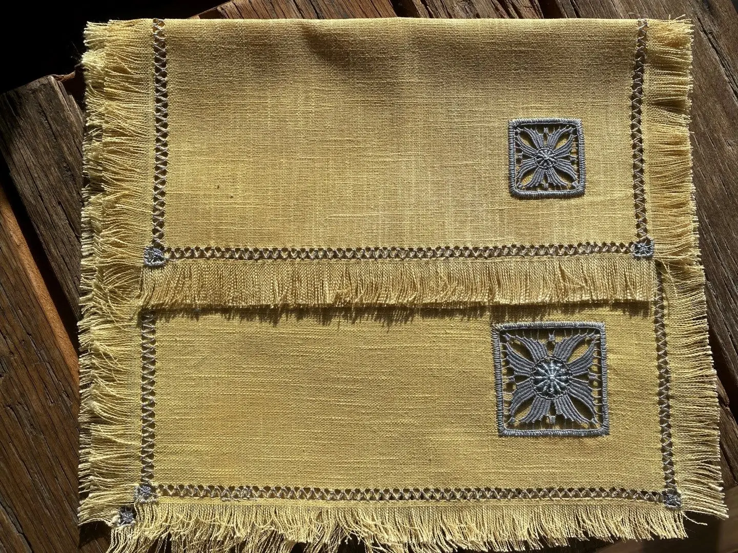 La broderie de Cilaos. La petite serviette – Image 12
