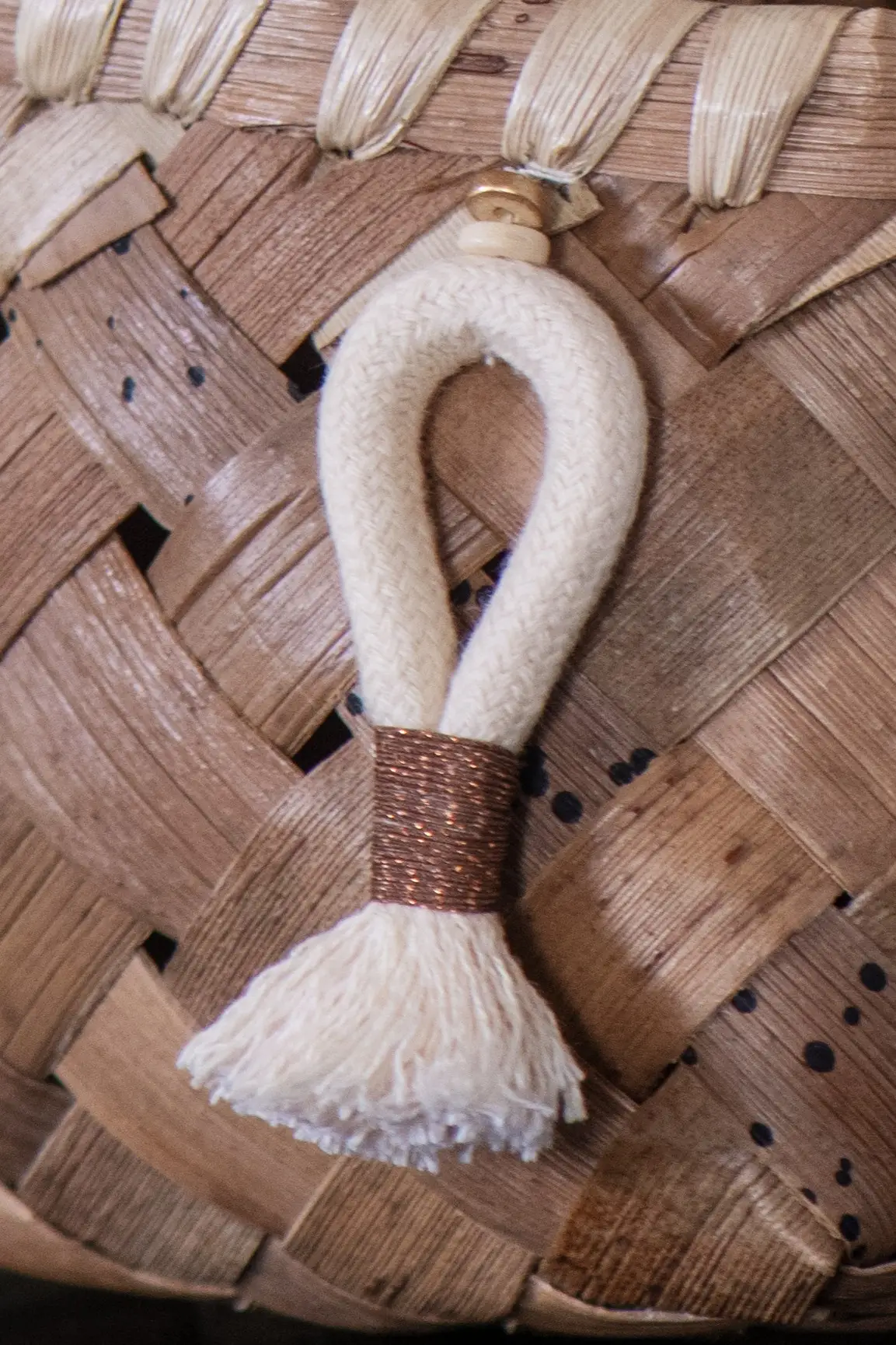 Le vacoa tressé. Le panier pompon – Image 9